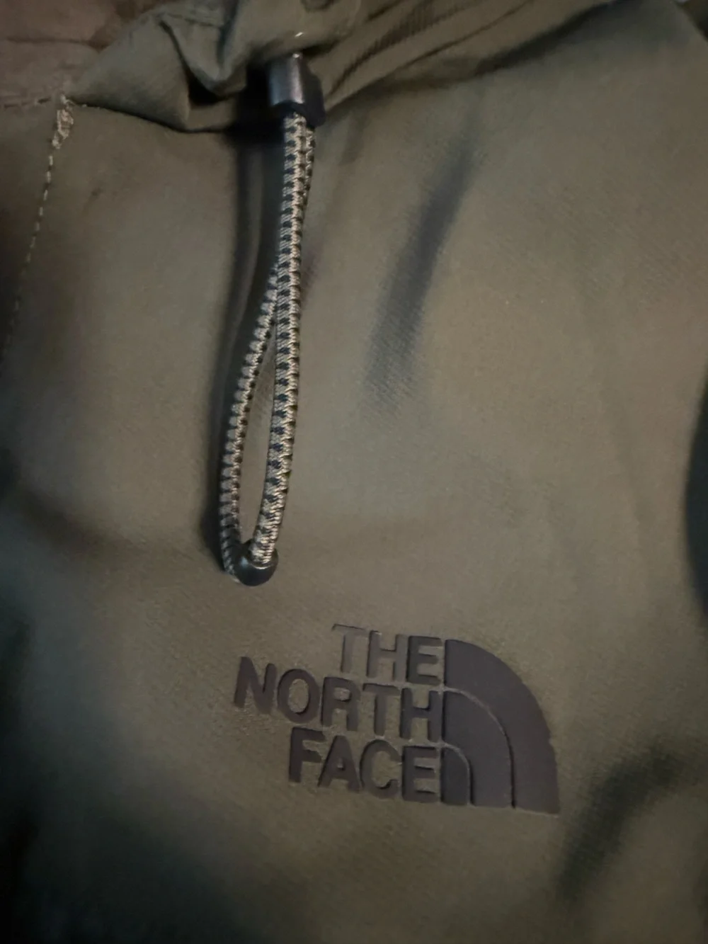 The North Face Women's Olive Green & Camo Hooded Utility Windbreaker Jacket - Picture 3 of 12